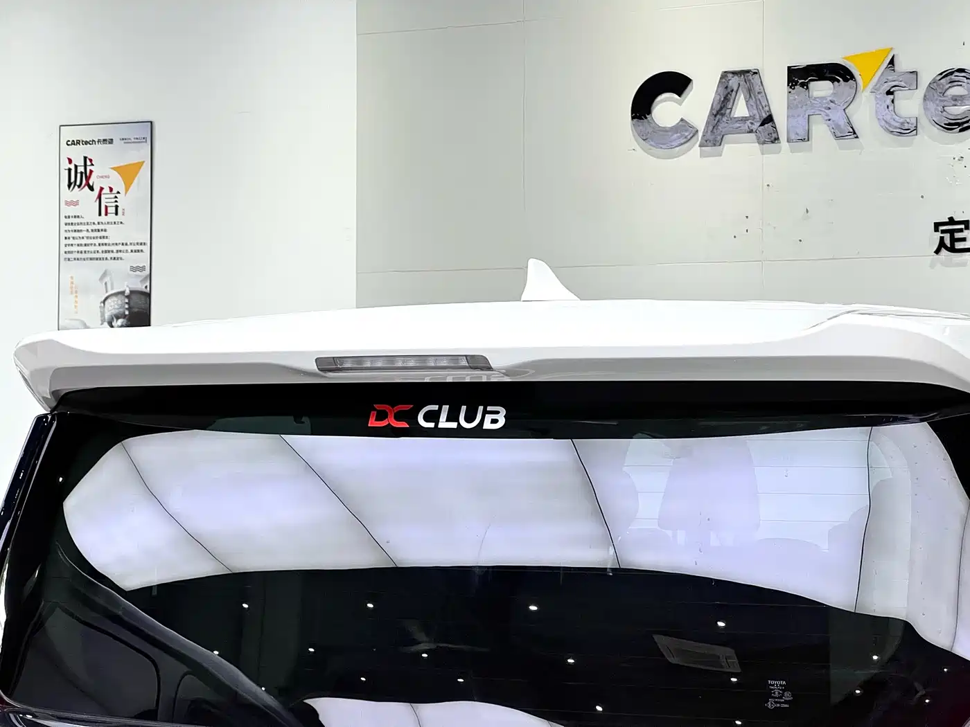 Toyota Alphard 2021 Hybrid 2.5L Luxury фото 16