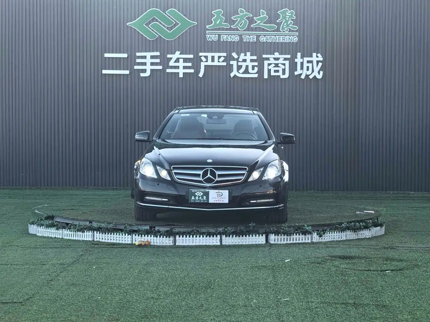 Mercedes-Benz E-Class (Import) 2011 E 260 CGI Coupe фото 2