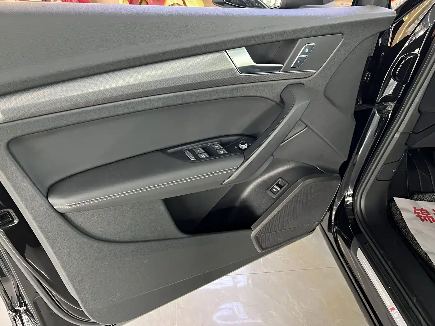 Audi Q5L 2024 Model 40 TFSI Luxury Dynamic фото 8