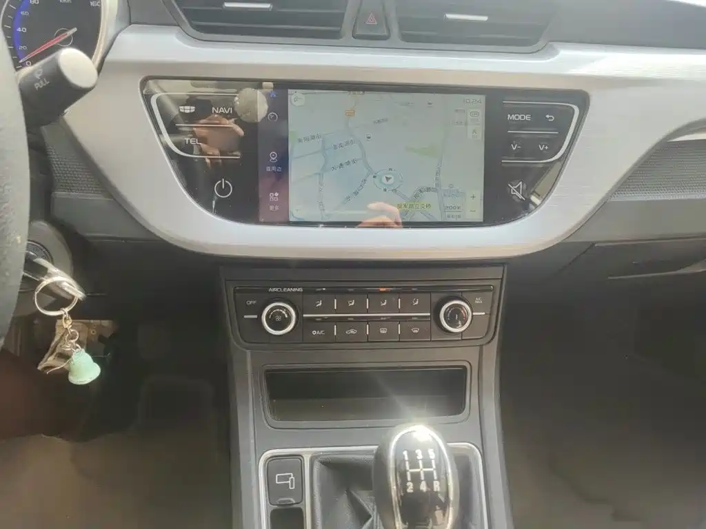 Фото 6 - Geely Vision