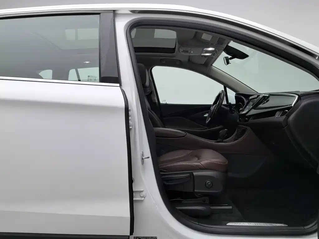 صورة 23 - Buick Envision Plus