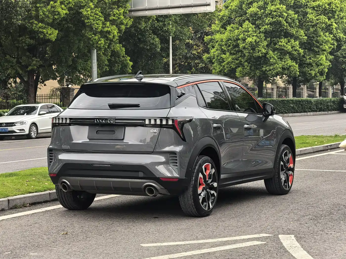 Lynk & Co 06 2020 1.5T Halo фото 5