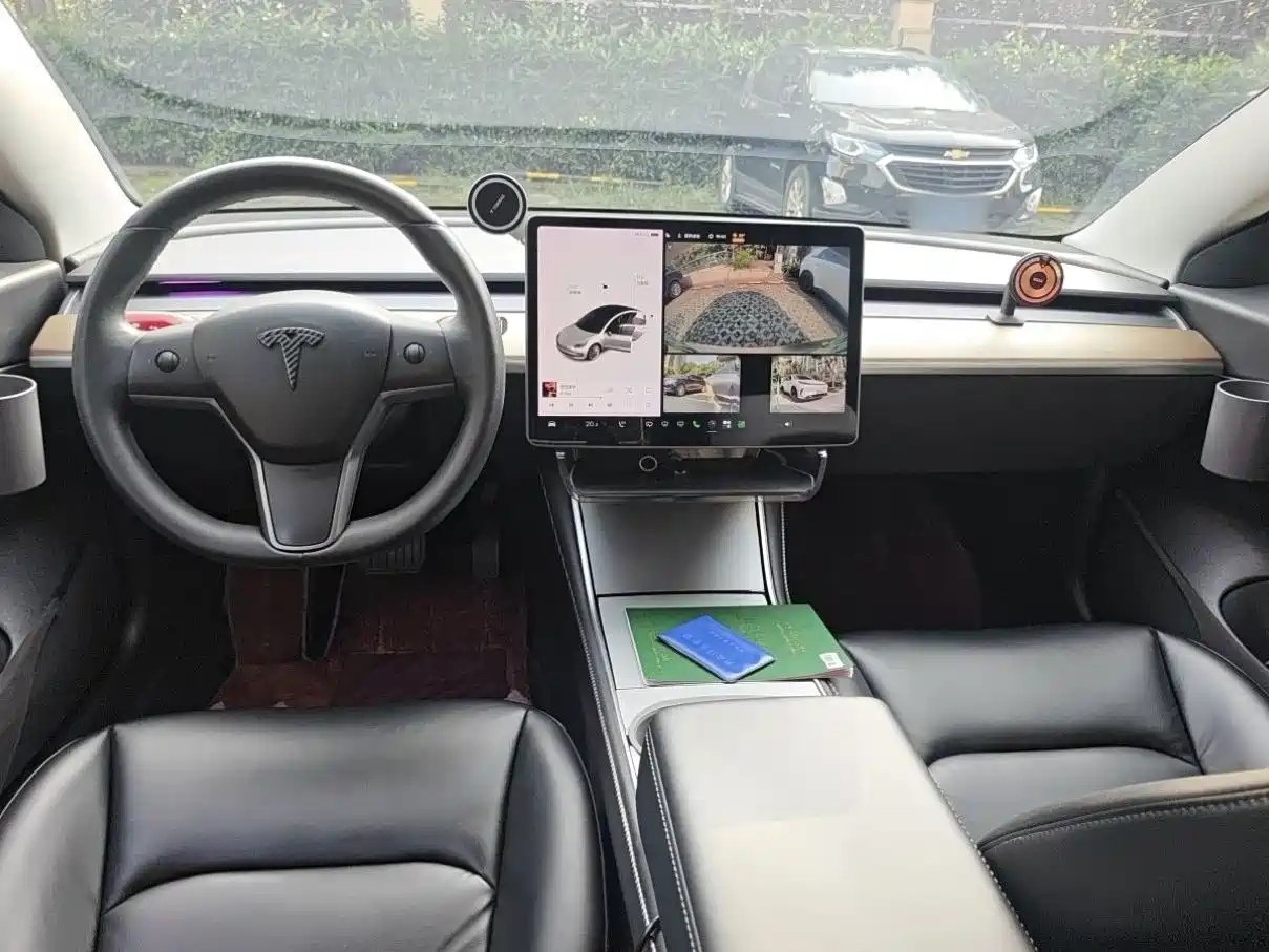 Фото 9 - Tesla Model 3