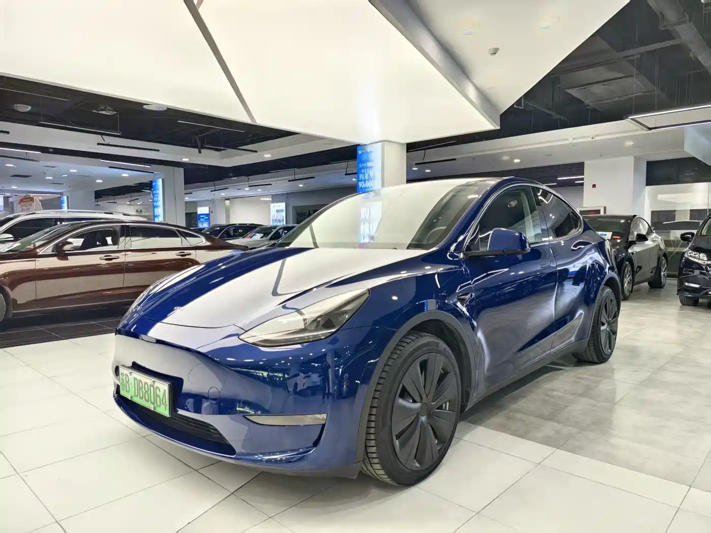 TESLA MODEL Y