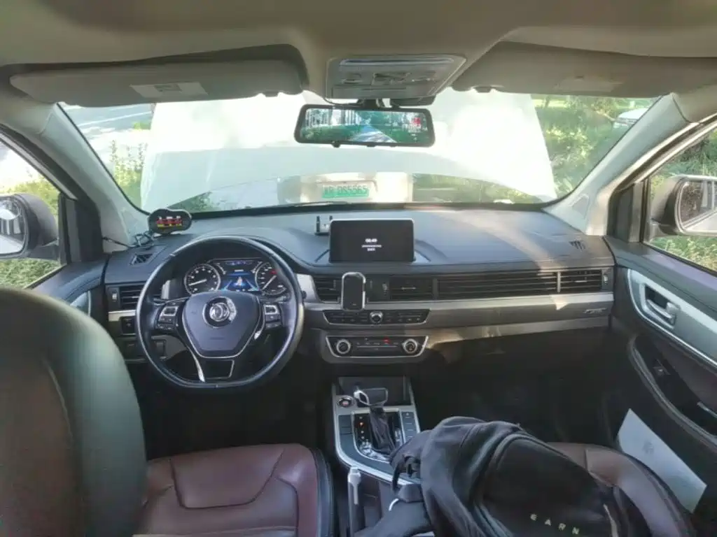 Photo 10 - Dongfeng Fengxing Jingyi X6