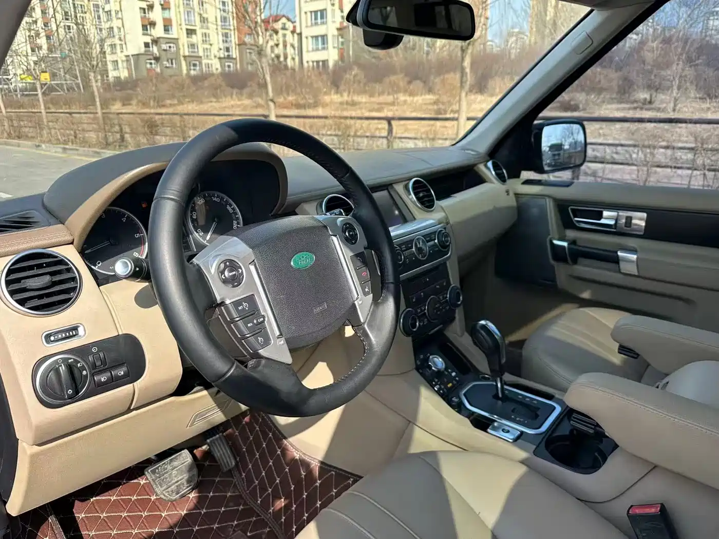 Land Rover Discovery 2012 3.0 SDV6 HSE Diesel фото 9