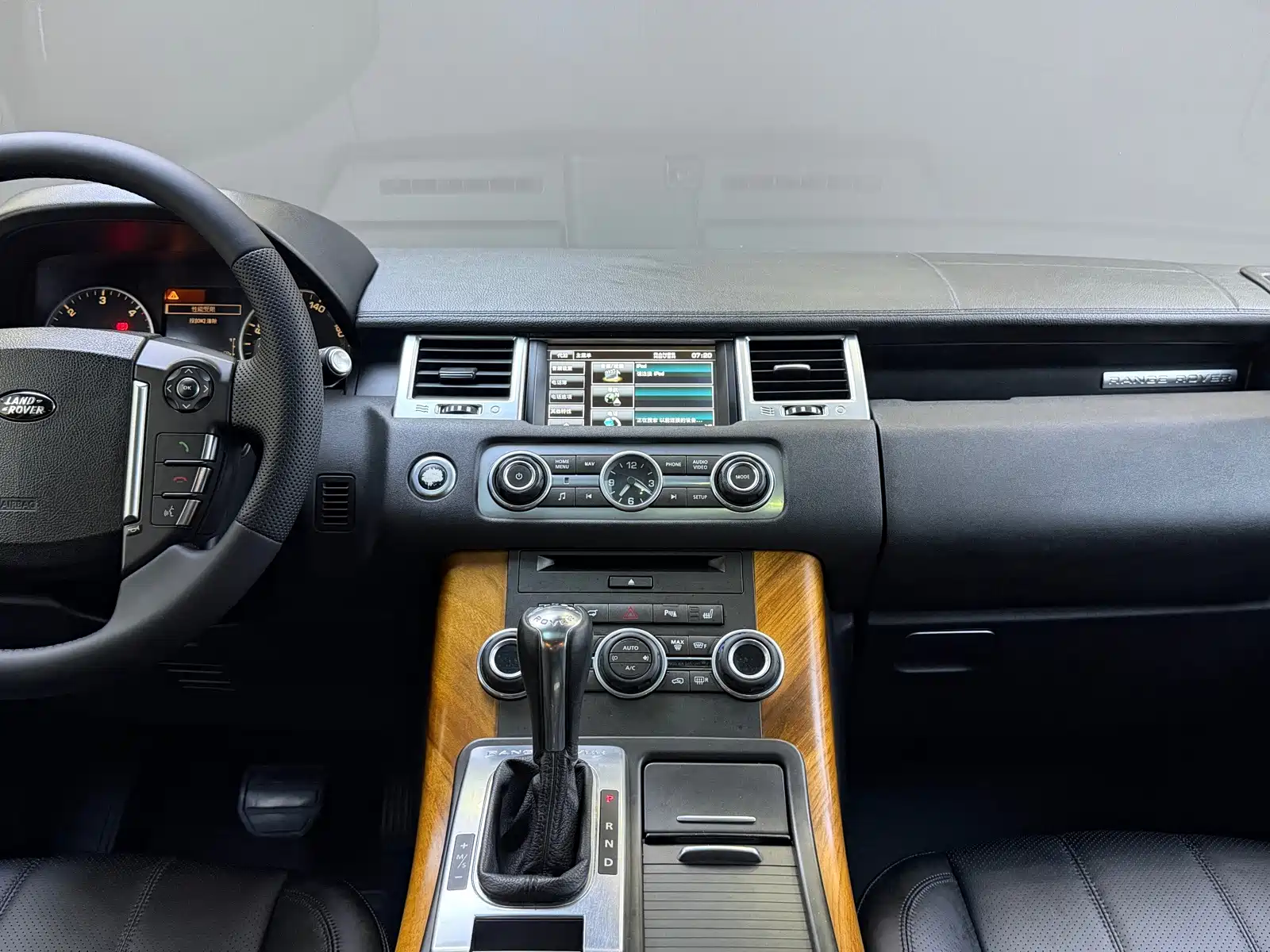صورة 15 - Land Rover Range Rover Sport
