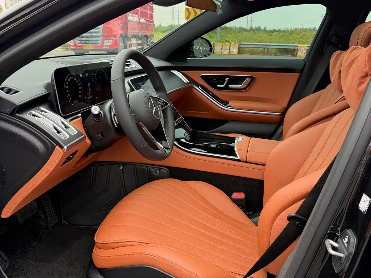 صورة 3 - Mercedes-Benz S-Class