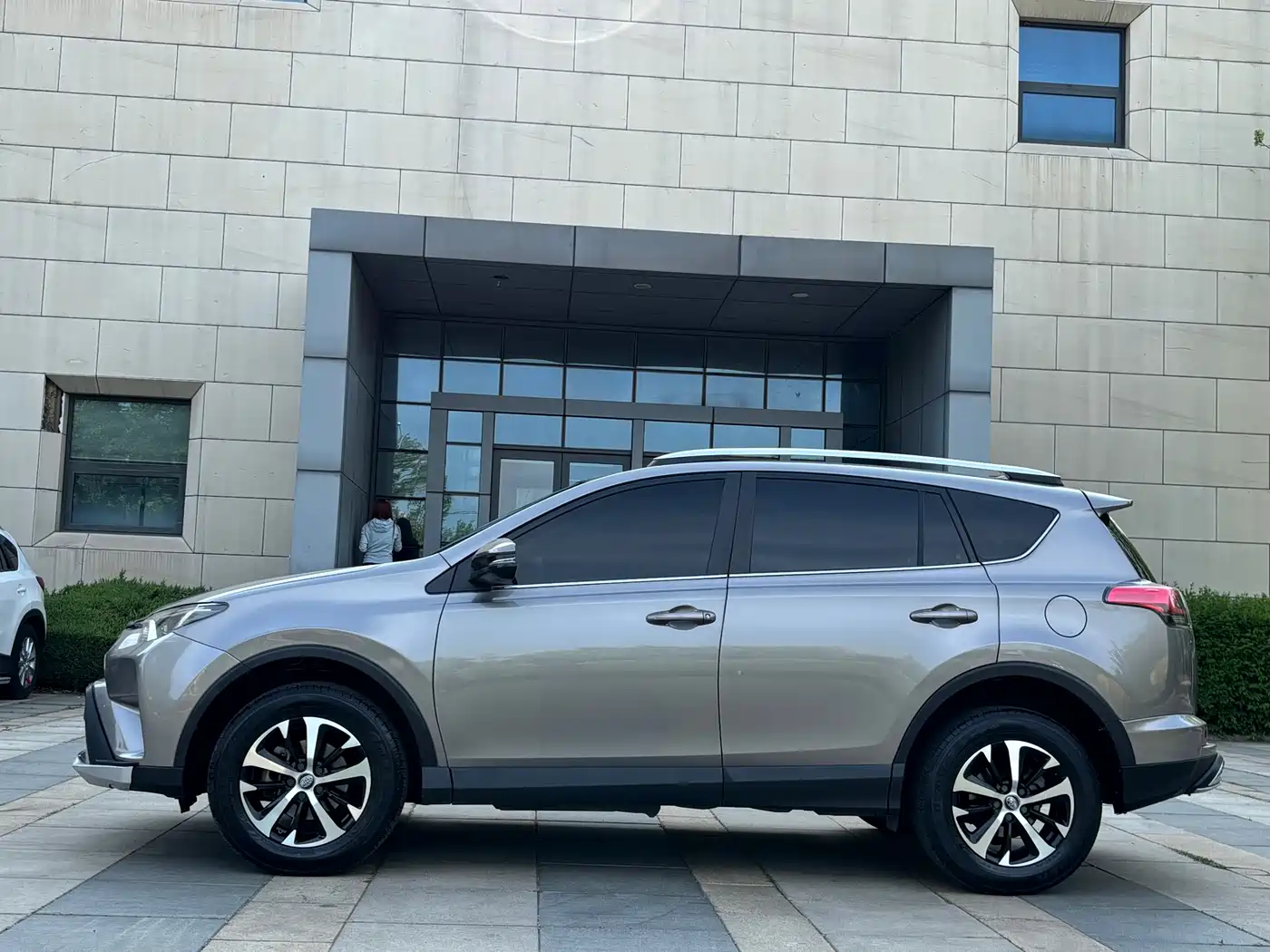 Toyota RAV4 Rongfang 2019 2.0L CVT 2WD Urban Edition China VI фото 5