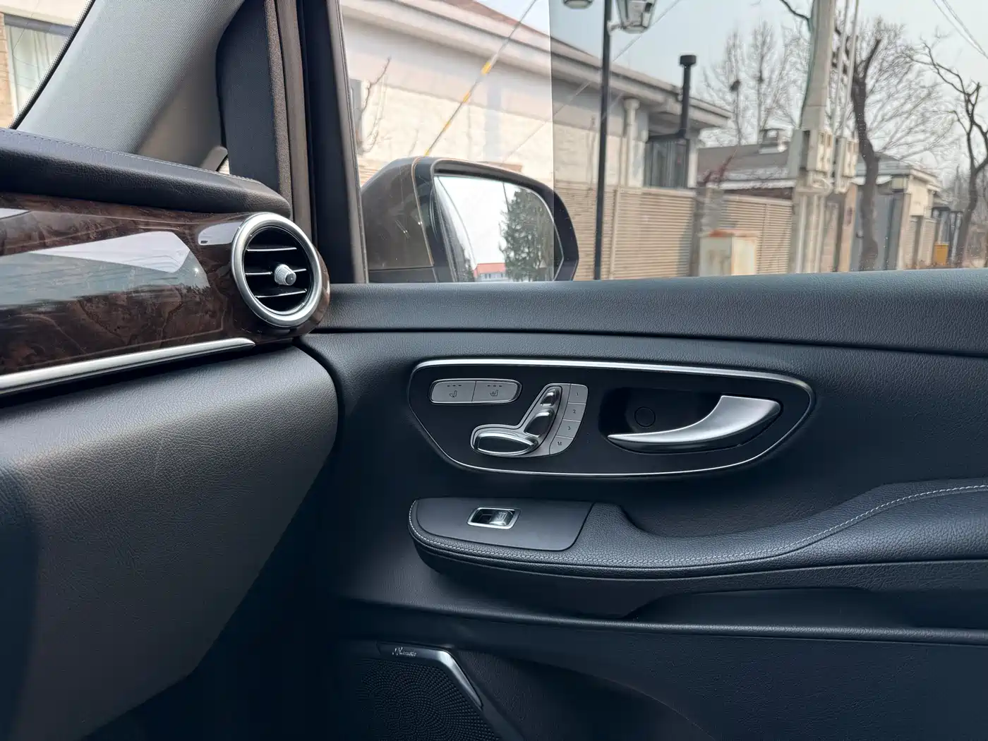 Mercedes-Benz V-Class 2018 V 260 Premium Edition China V фото 8