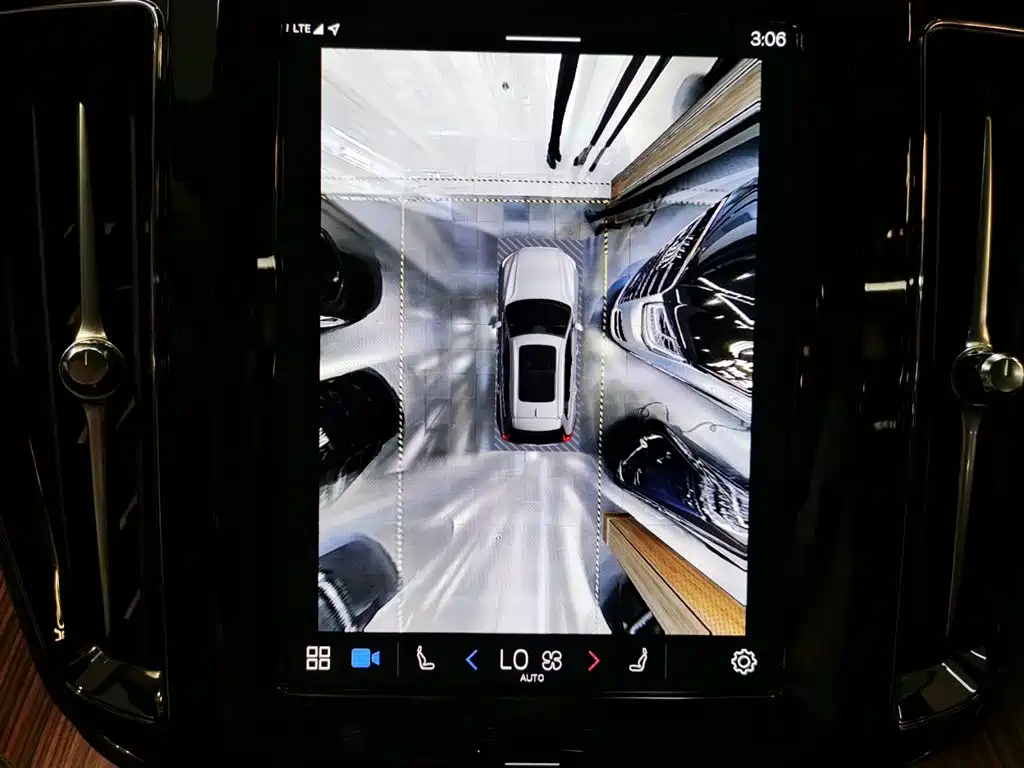 VOLVO XC60 PLUG IN HYBRID