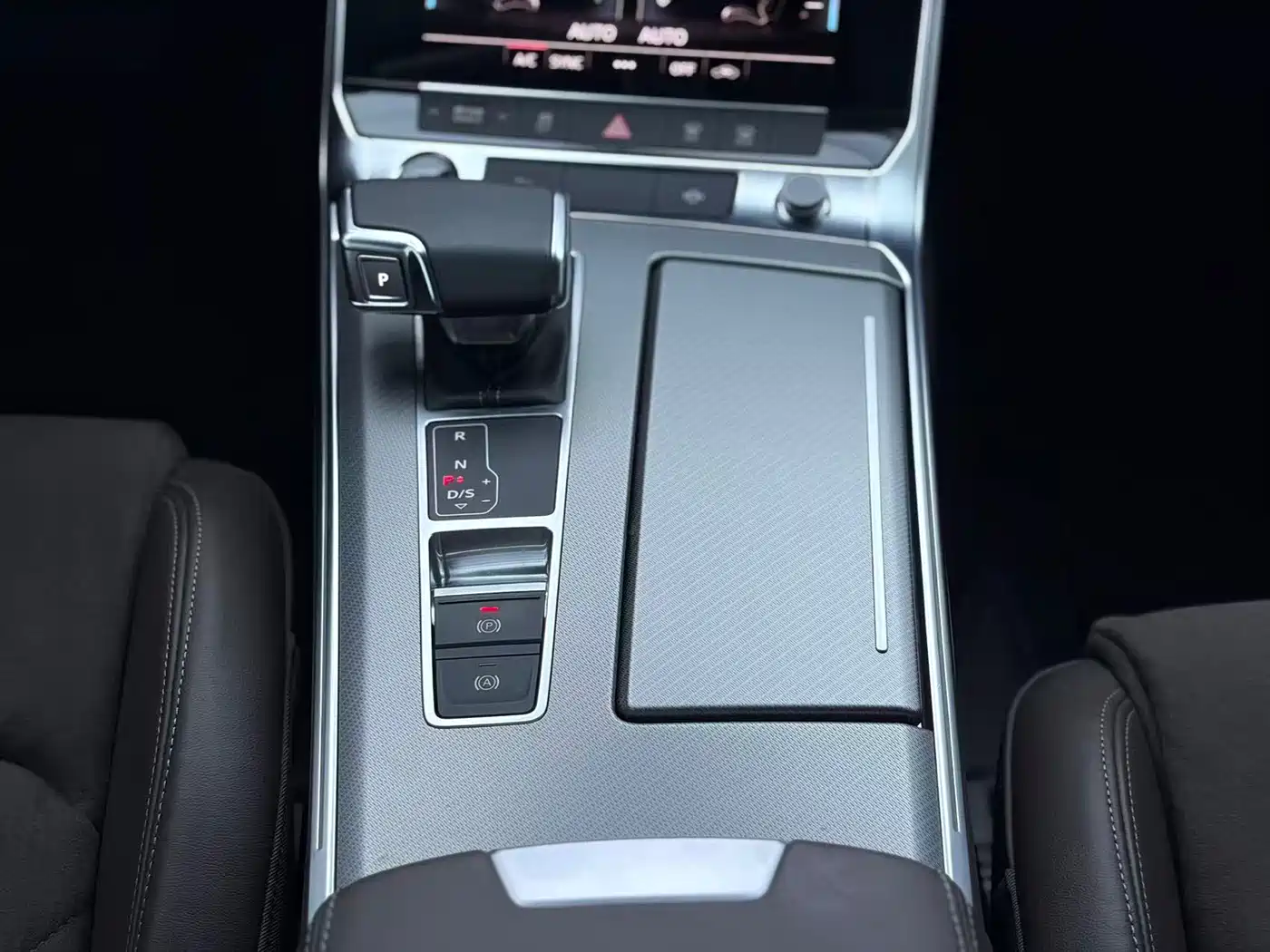 Audi A7L 2024 45 TFSI Luxury фото 17