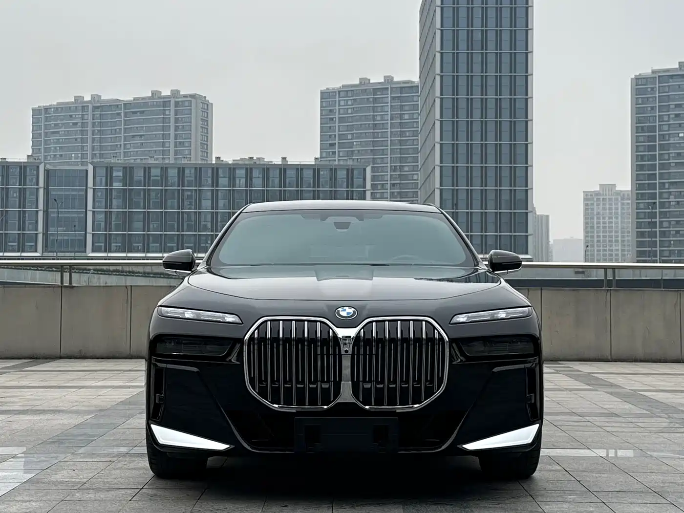 BMW 7 Series 2023 Facelift 740Li Exclusive M Sport Package фото 2