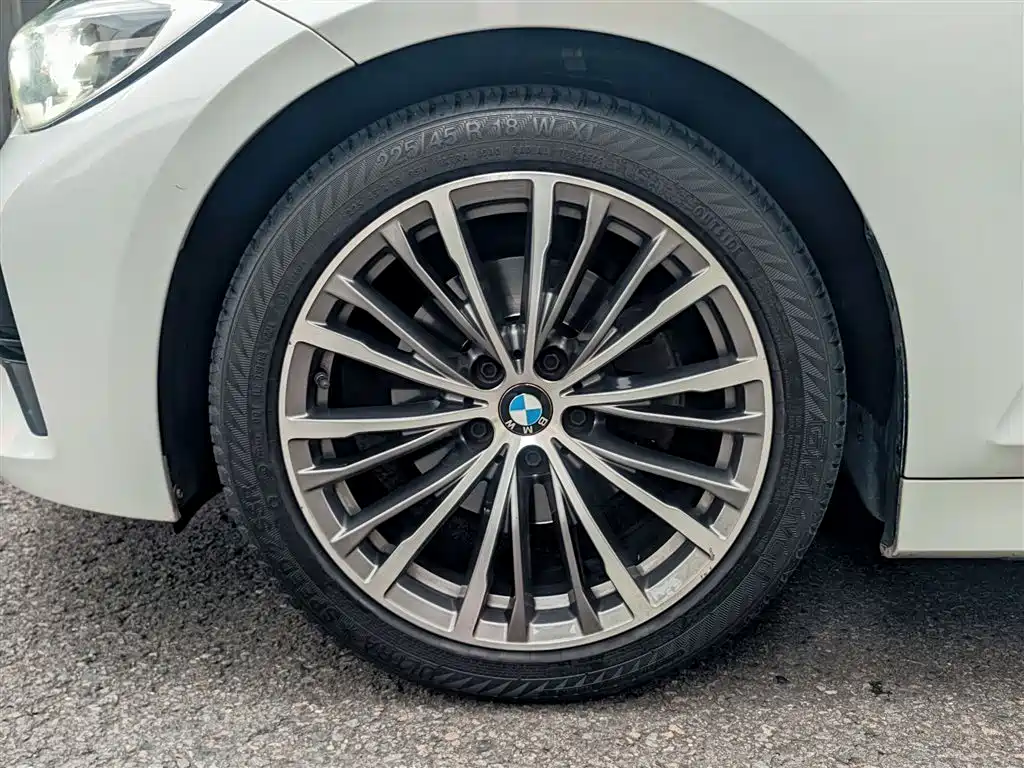 BMW 3 Series 2021 Second Facelift 320i Sport Package фото 17