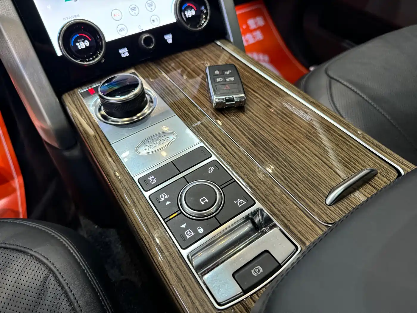 Land Rover Range Rover 2019 3.0 SC V6 Heritage Extended Edition фото 13