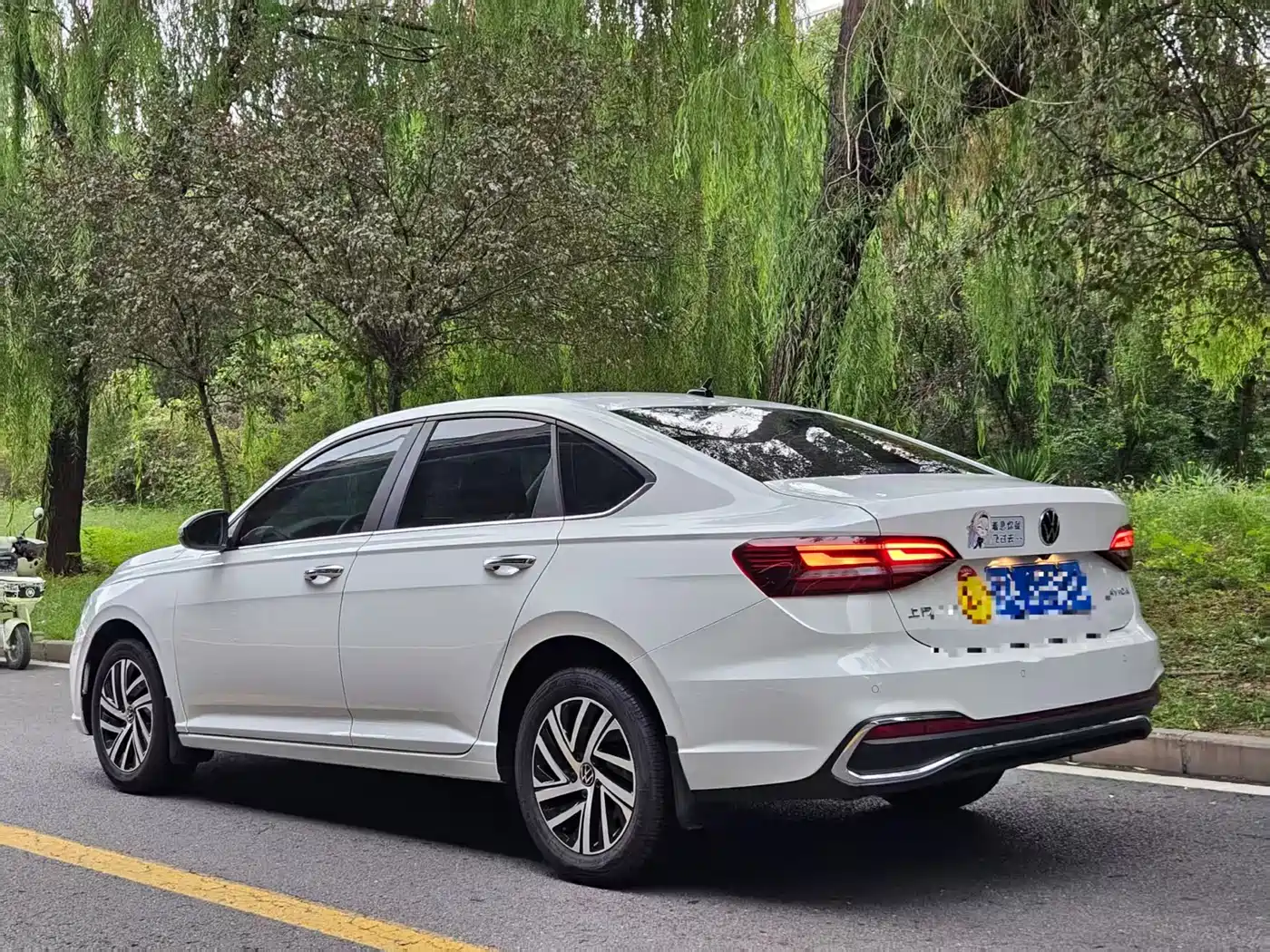 Volkswagen Lavida 2024 Model 1.5L Automatic 5 Million Edition фото 3