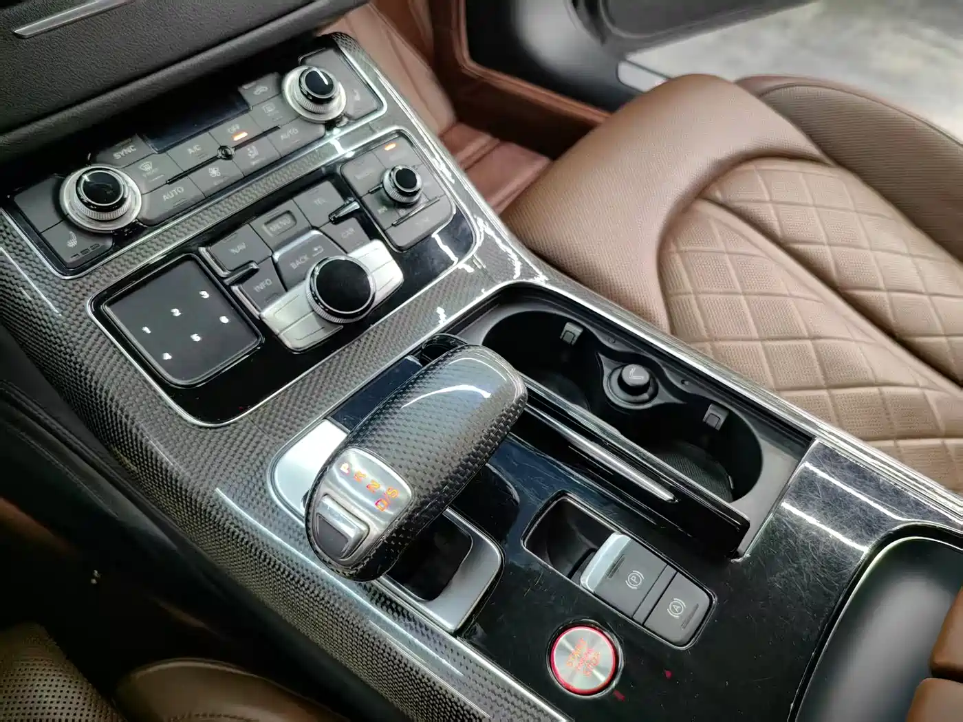 Audi S8 2014 S8 4.0TFSI quattro фото 9
