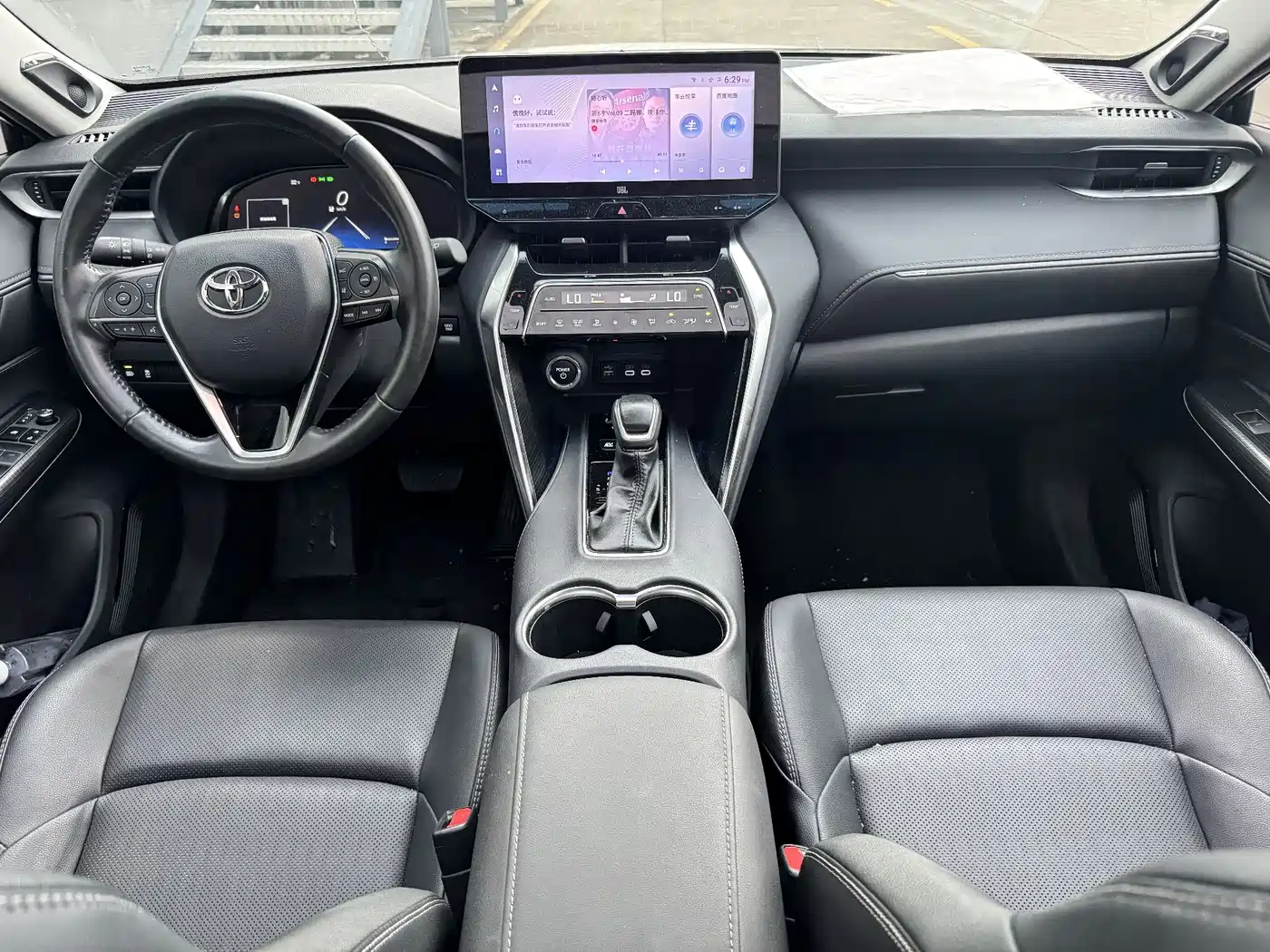 Toyota Venza 2023 2.5L Smart Hybrid FWD Premium фото 10
