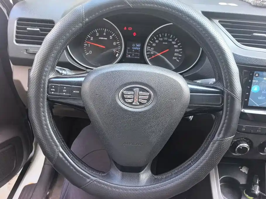 FAW Senya S80 2017 2015 1.5L Manual 7-Seater Urban Edition