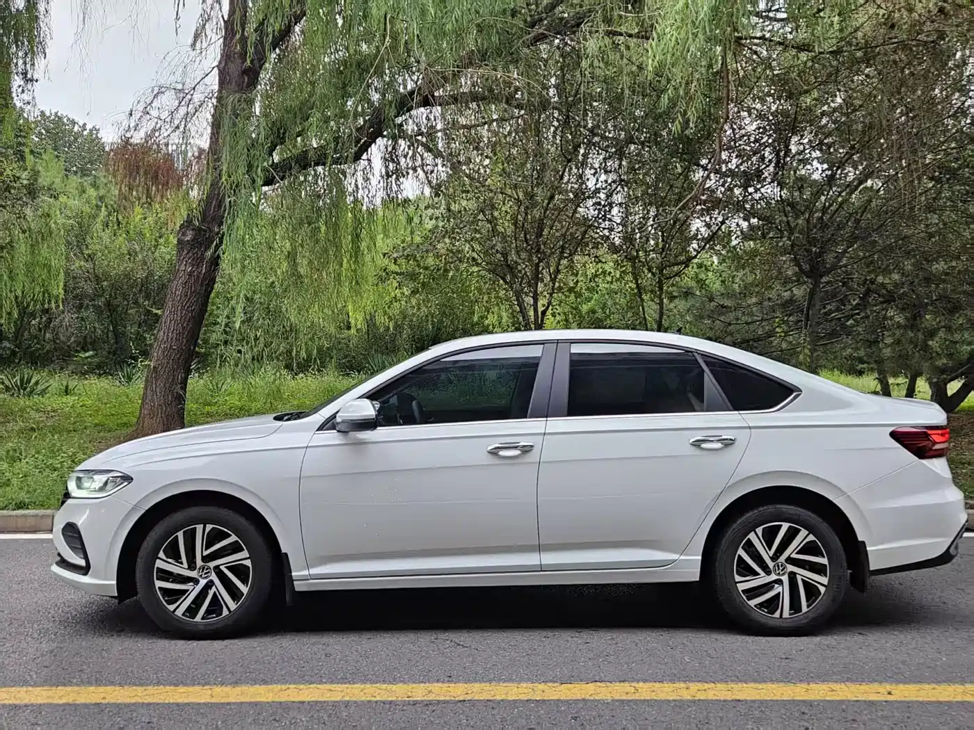 Volkswagen Lavida 2024 Model 1.5L Automatic 5 Million Edition фото 5