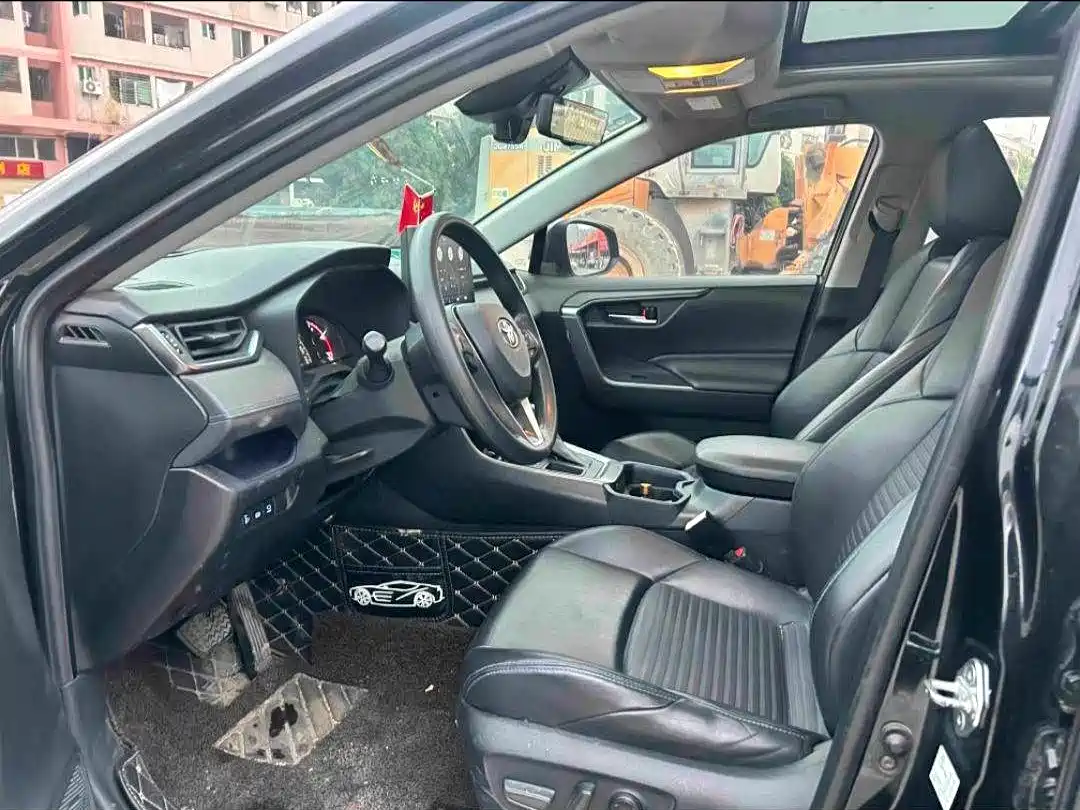 Toyota Wildlander 2020 2.0L CVT 2WD Tech Edition фото 4