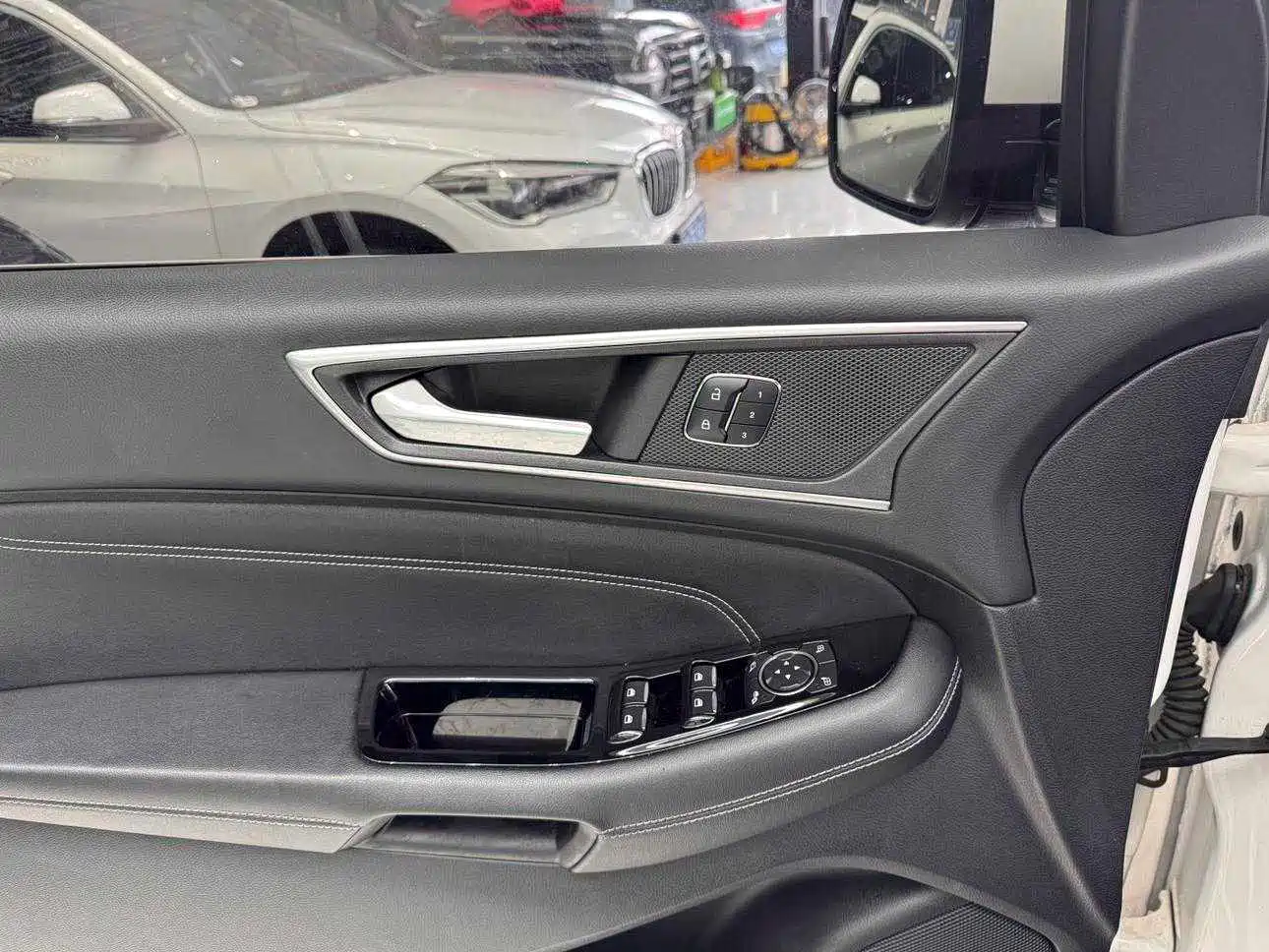 Фото 27 - Ford Edge