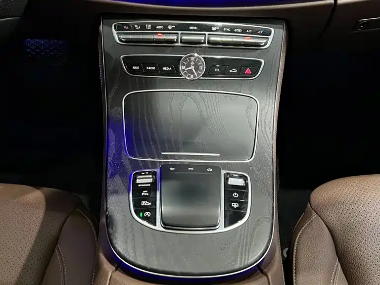 Mercedes-Benz E-Class 2019 E 300 L Sport Luxury фото 10
