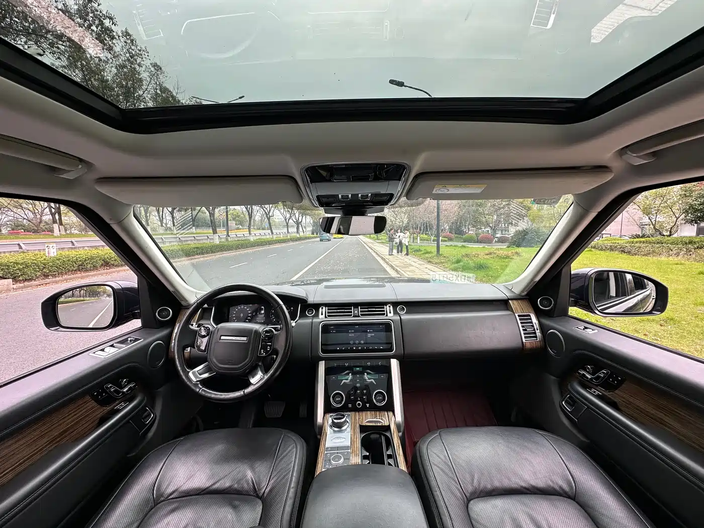 Land Rover Range Rover 2018 3.0 SC V6 Vogue Heritage Extended Edition фото 8