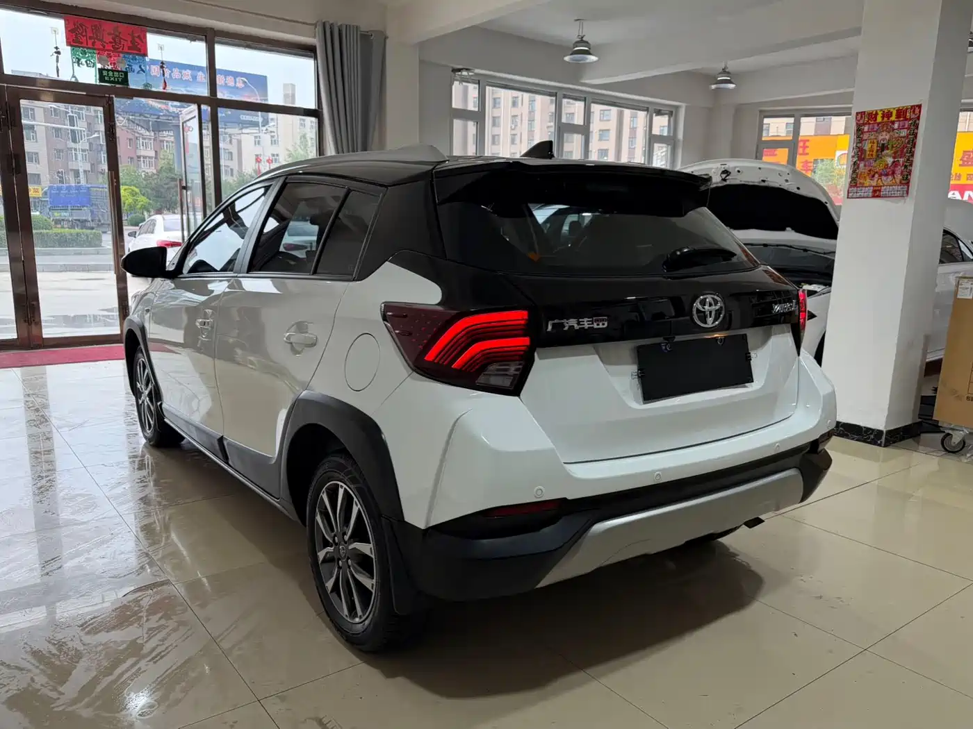Toyota YARiS L Zhi Xuan 2022 1.5L CVT Luxury PLUS Edition фото 4
