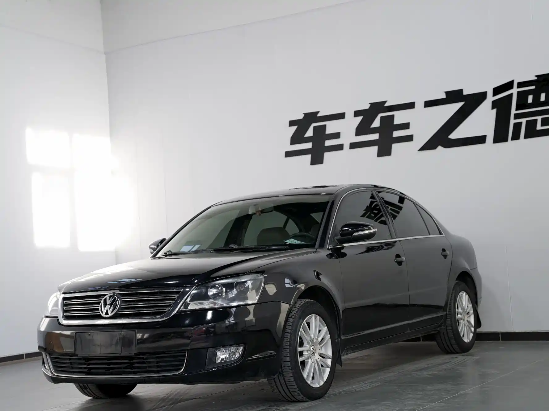 Фото 1 - Volkswagen Passat Lingyu