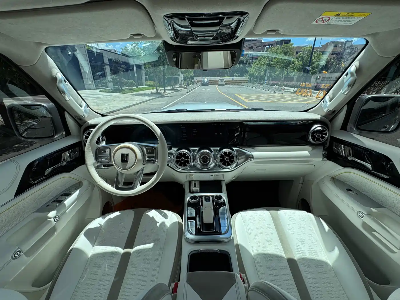 TANK CO CREATION TANK 300