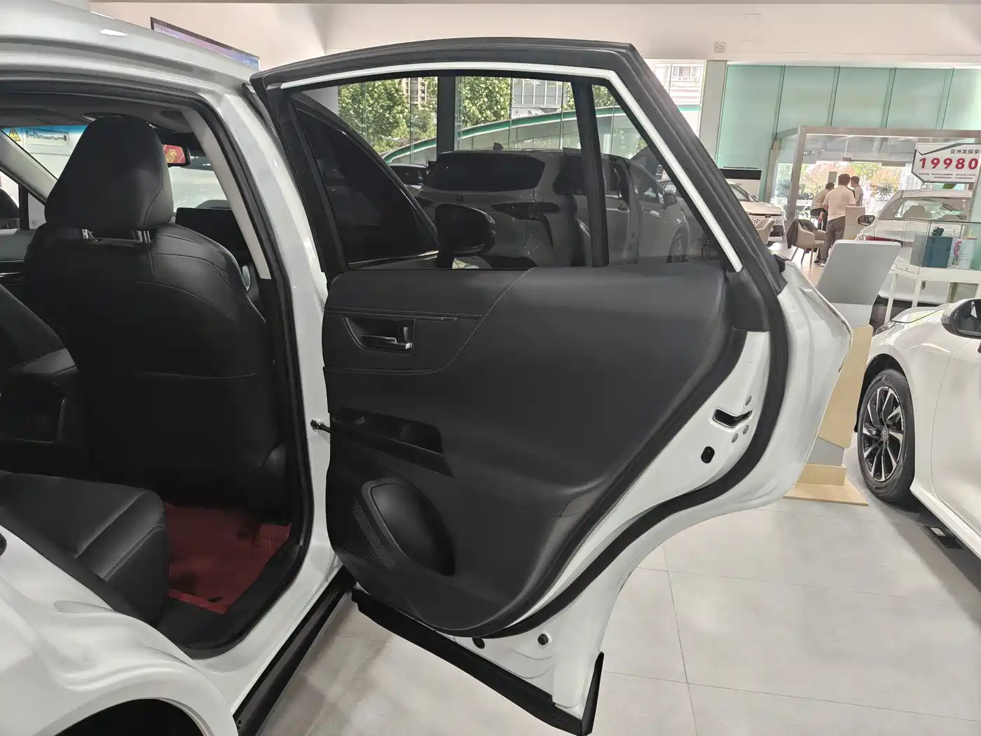 Toyota Lingfang HARRIER 2022 2.0L CVT 2WD Premium Edition фото 12