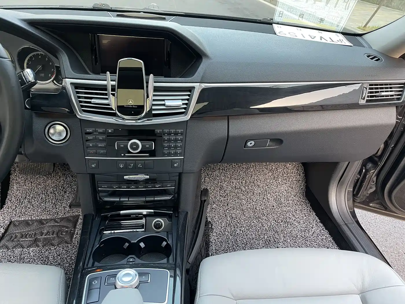 Mercedes-Benz E-Class 2010 E 300 L Fashion фото 12
