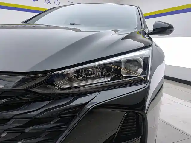 Dongfeng Aeolus Yixuan 2023 1.5L Automatic Glory Edition — фото 5