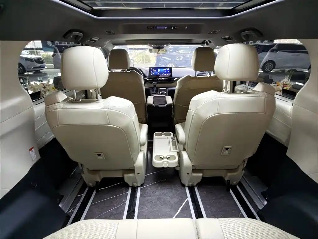 Toyota Granvia 2023 2.5L Hybrid Prestige PLUS Edition фото 17