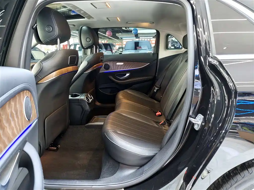 Mercedes-Benz E-Class 2018 E 300 L Fashion фото 11