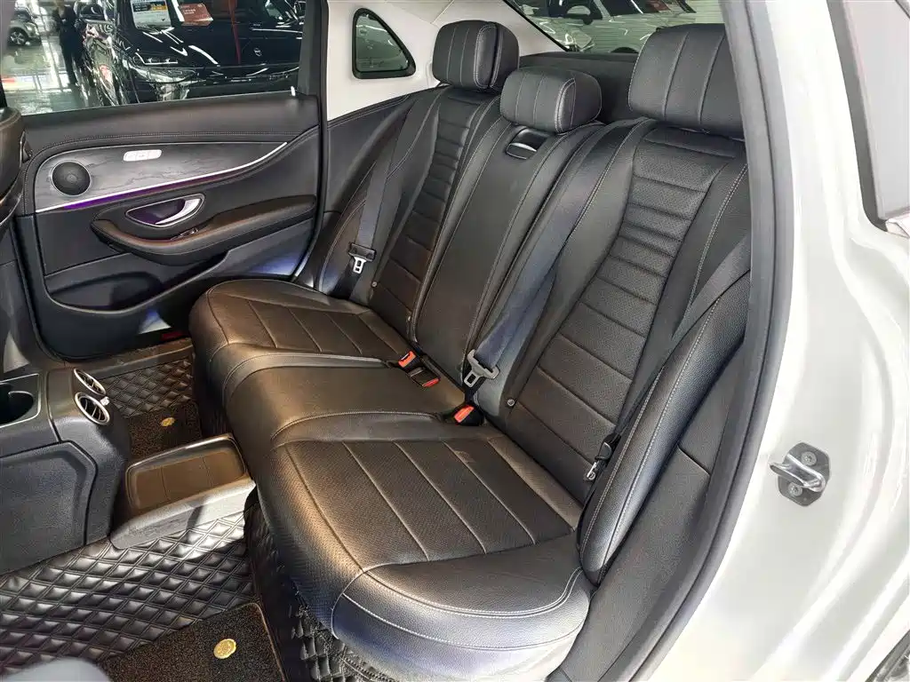 Mercedes-Benz E-Class 2019 E 300 L Sport Fashion фото 13