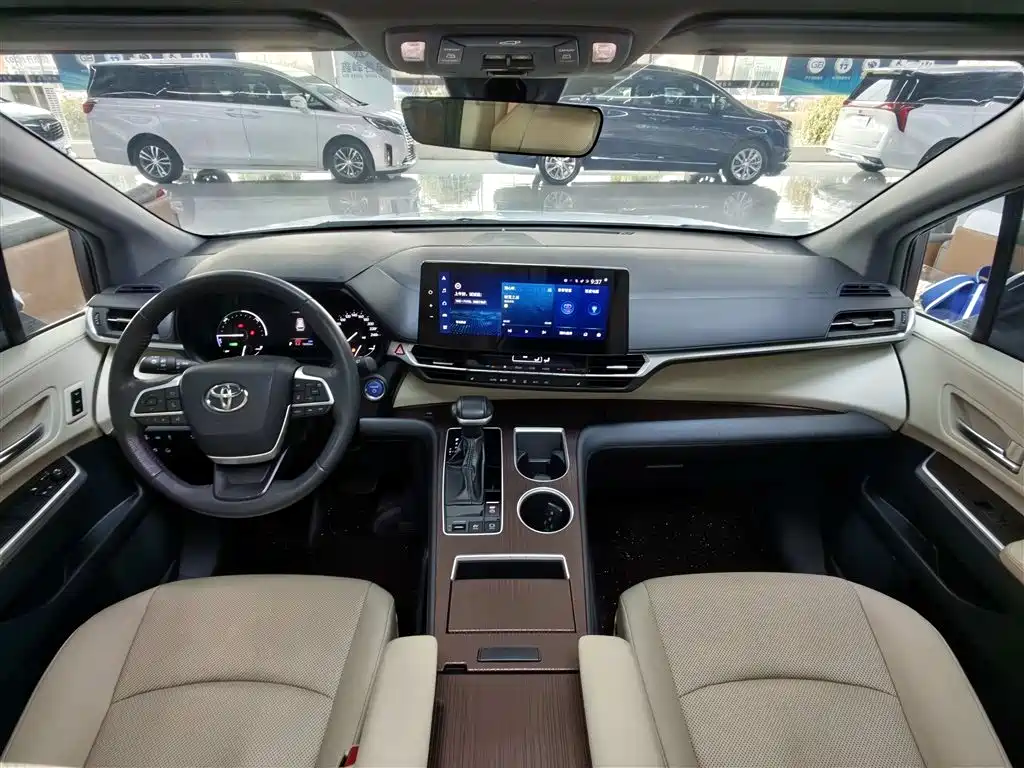 Toyota Granvia 2023 2.5L Hybrid Prestige PLUS Edition фото 19