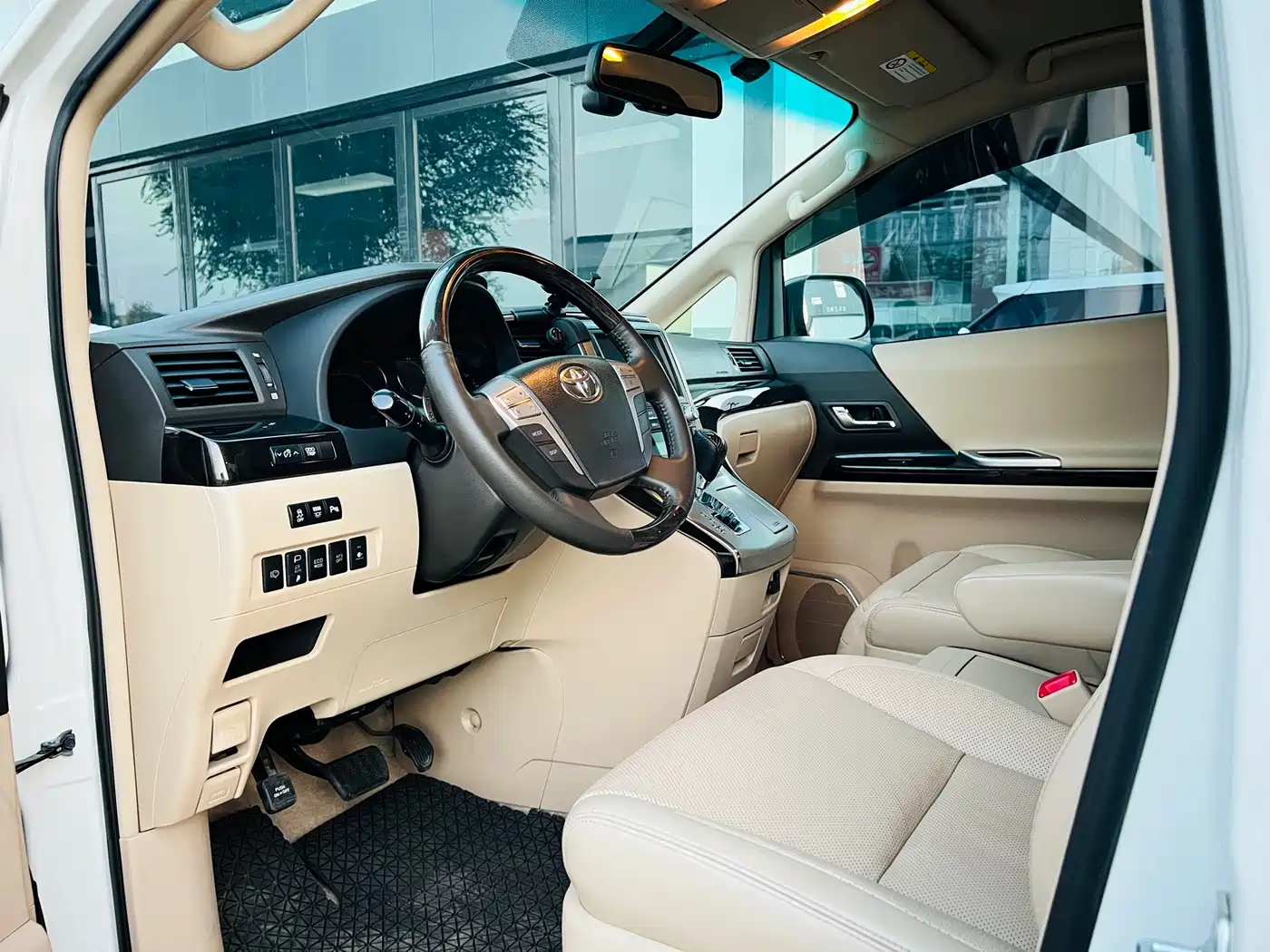 Toyota Alphard 2012 3.5L Luxury Edition фото 7