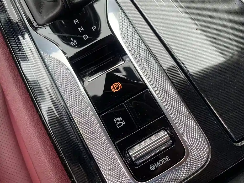 Hongqi H5 2023 2.0T Auto Smart Connect Flag Comfort фото 16