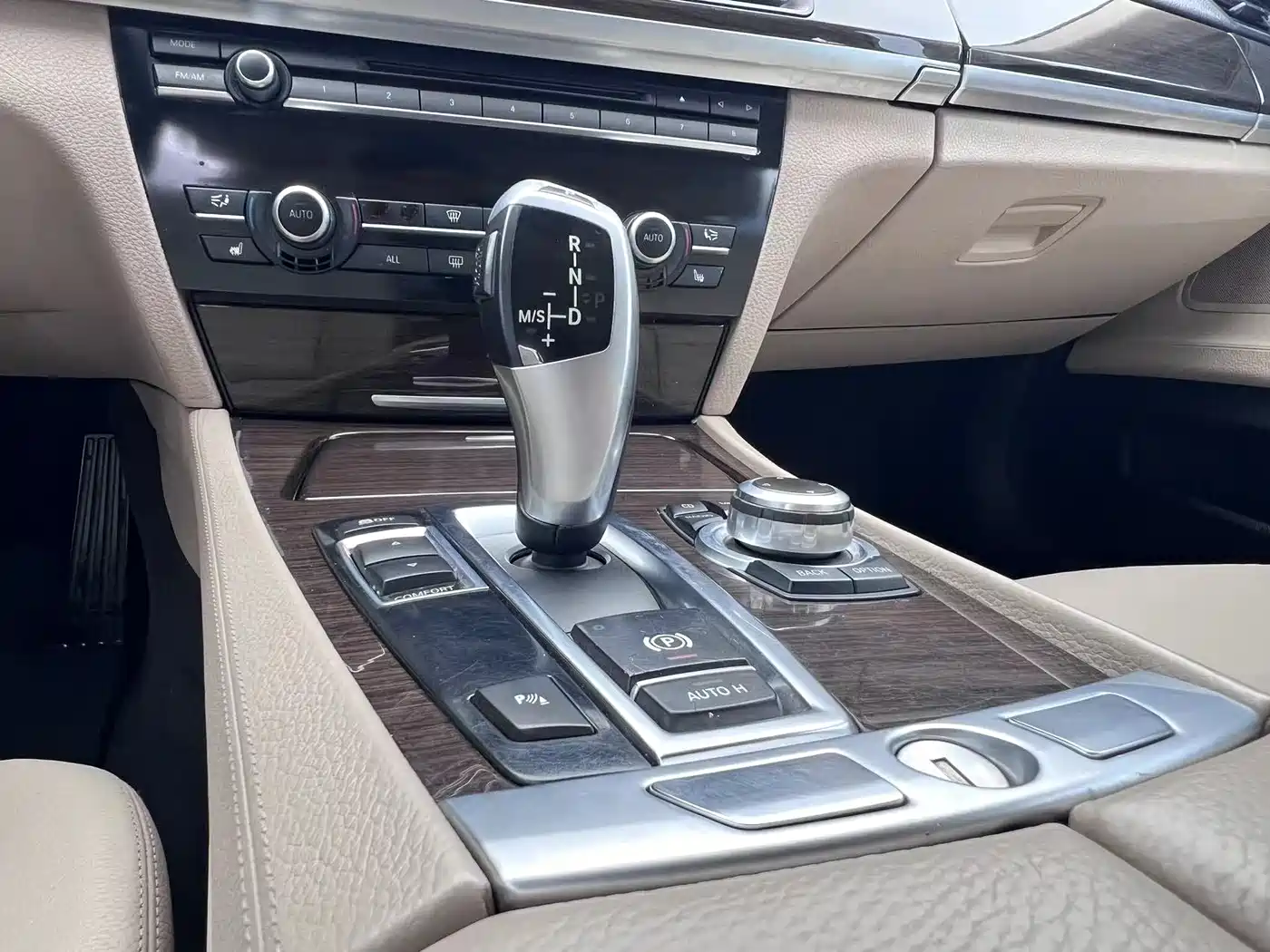 BMW 7 Series 2011 730Li Elegance фото 14
