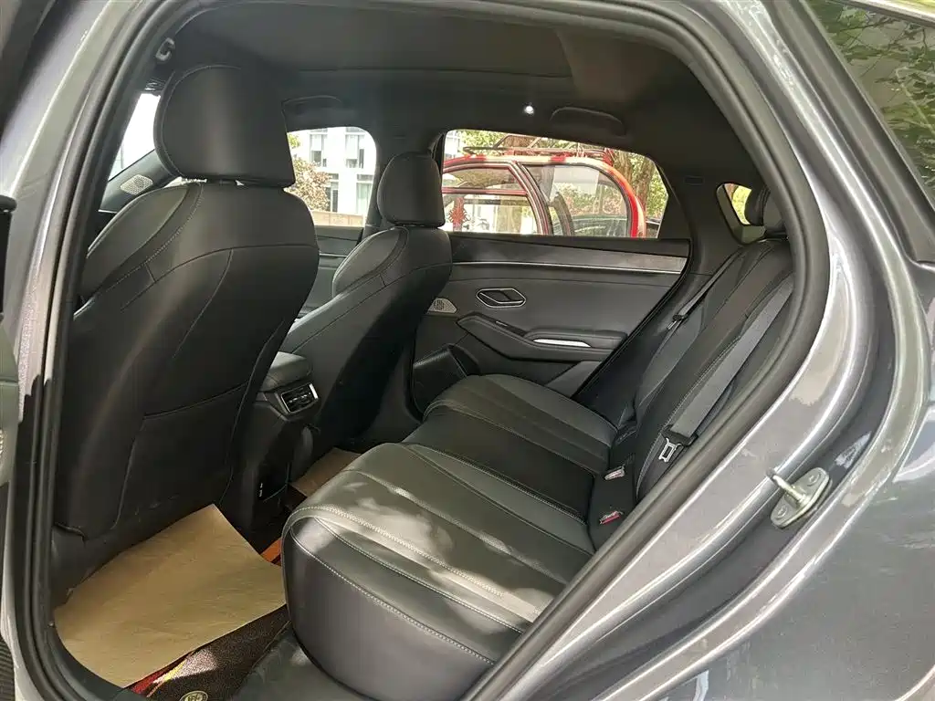 BYD Qin L 2024 DM-i 120KM Leading фото 12