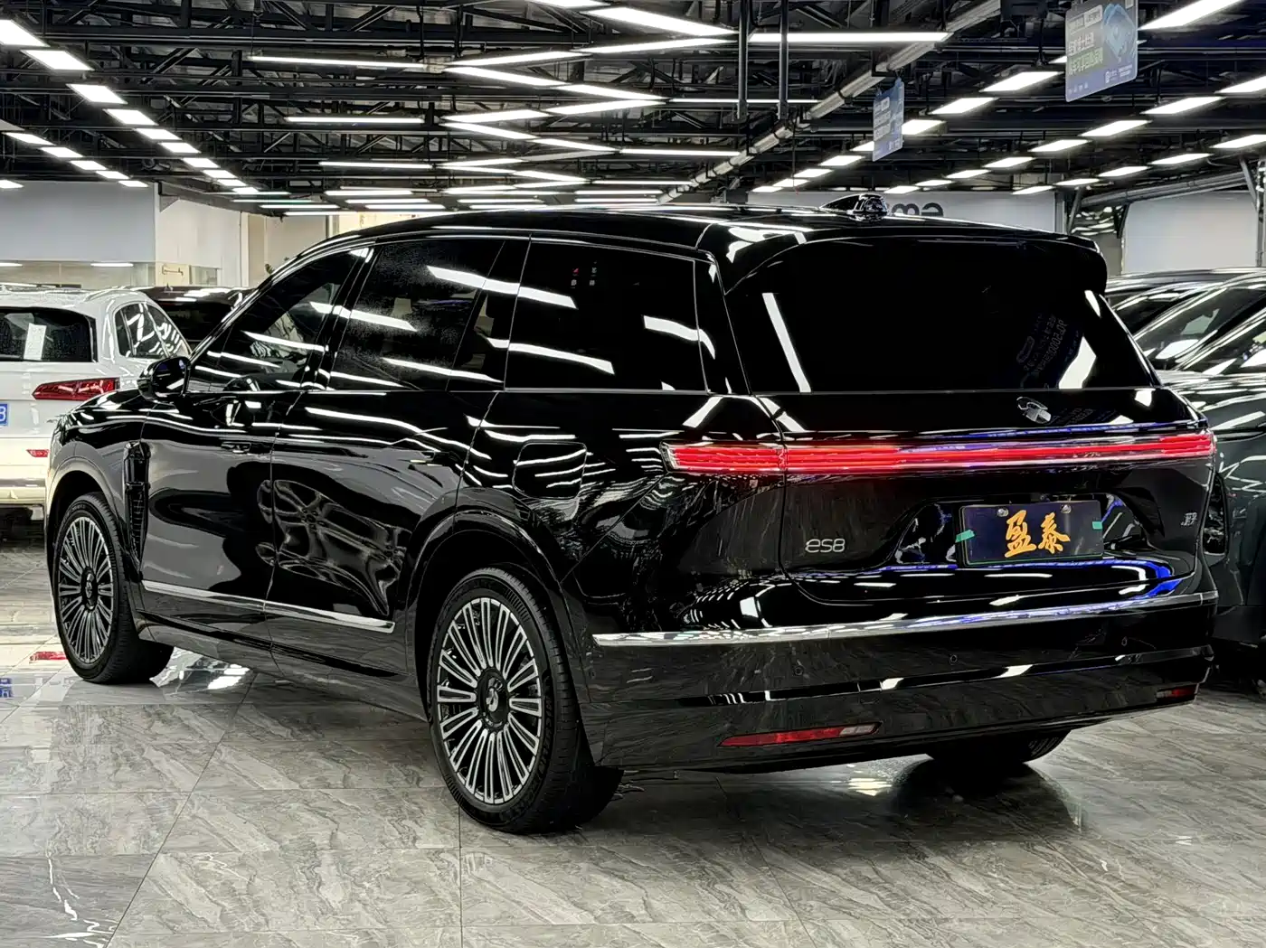 NIO ES8 2026 2025 Model 6-Seat Executive Luxury Edition