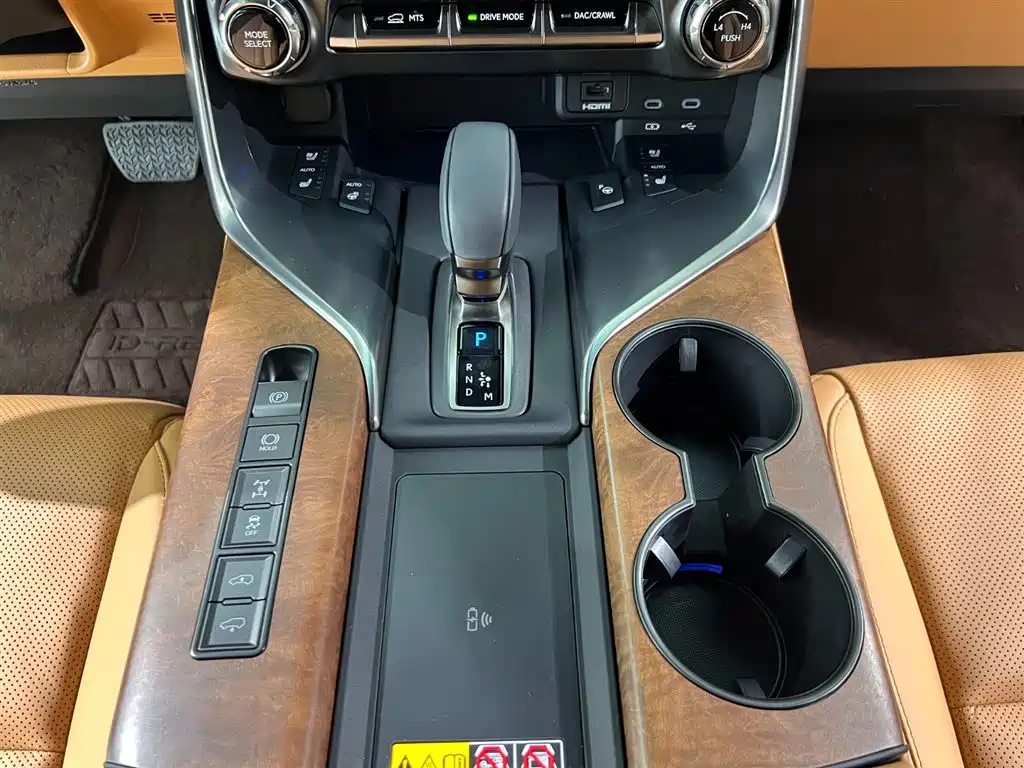 Lexus LX 2025 700h Boundary Edition фото 8