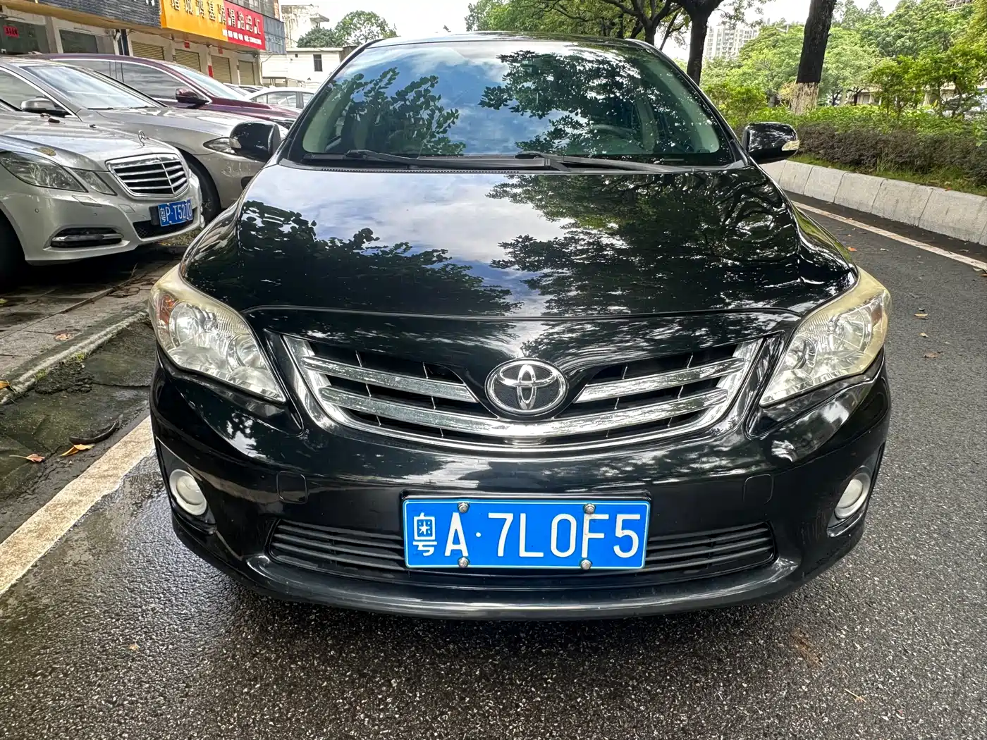 Фото 2 - Toyota Corolla