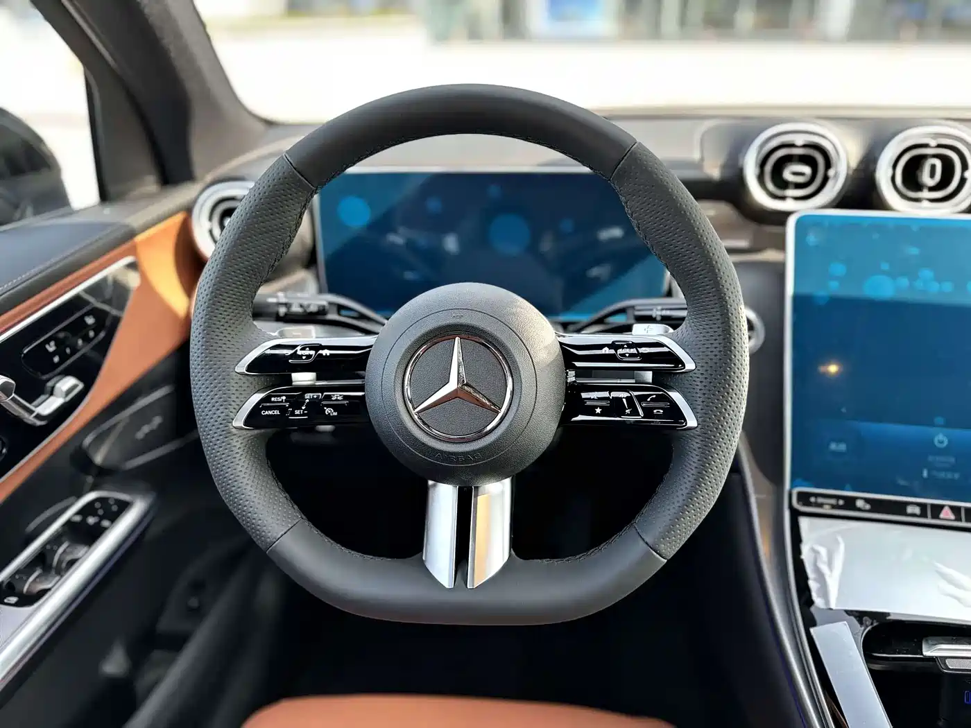 Mercedes-Benz GLC 2025 Model Year GLC 260 L 4MATIC Luxury фото 6