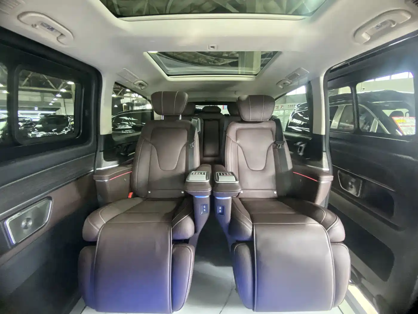 Mercedes-Benz V-Class 2025 2024 V 300 L Long Wheelbase Luxury Edition
