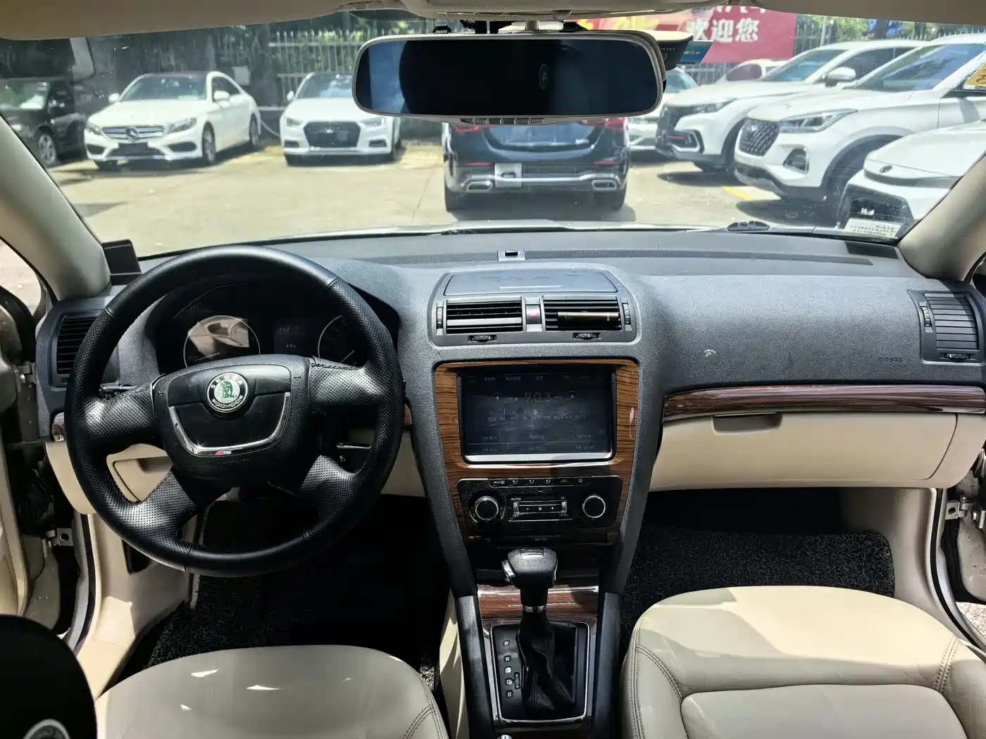 Škoda Octavia 2013 1.6L Automatic Prestige Edition фото 5