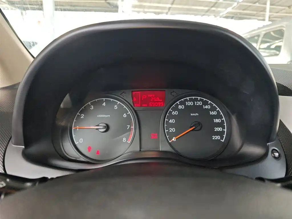 Hyundai Verna 2014 1.4L Automatic Smart GLS фото 11