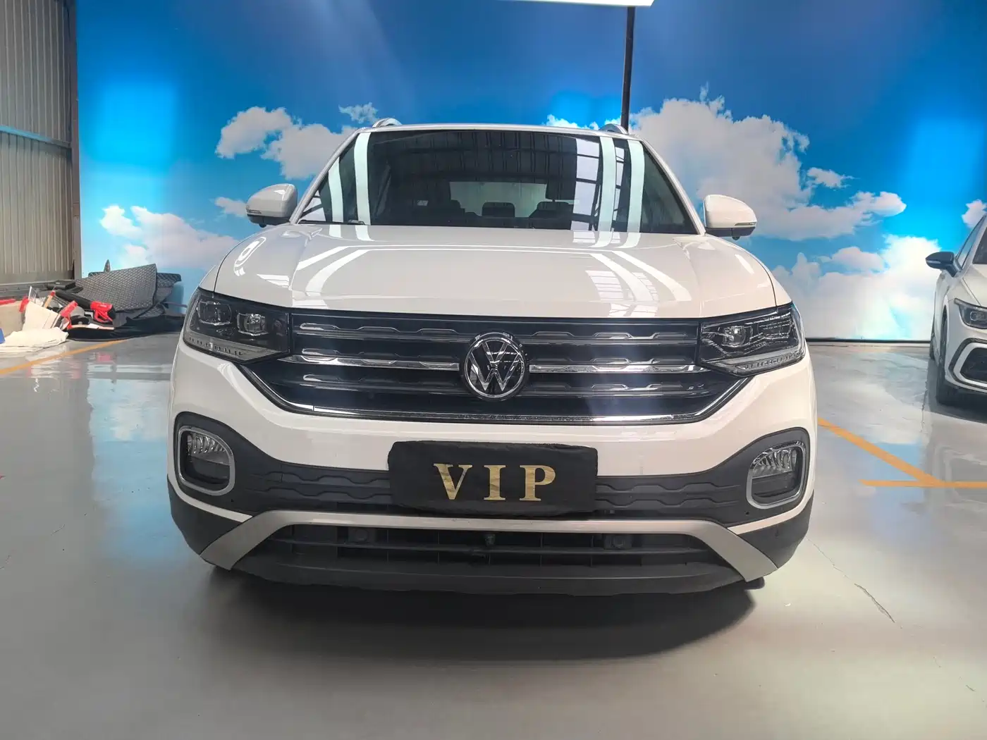 VOLKSWAGEN EXPLORING THE SHADOW